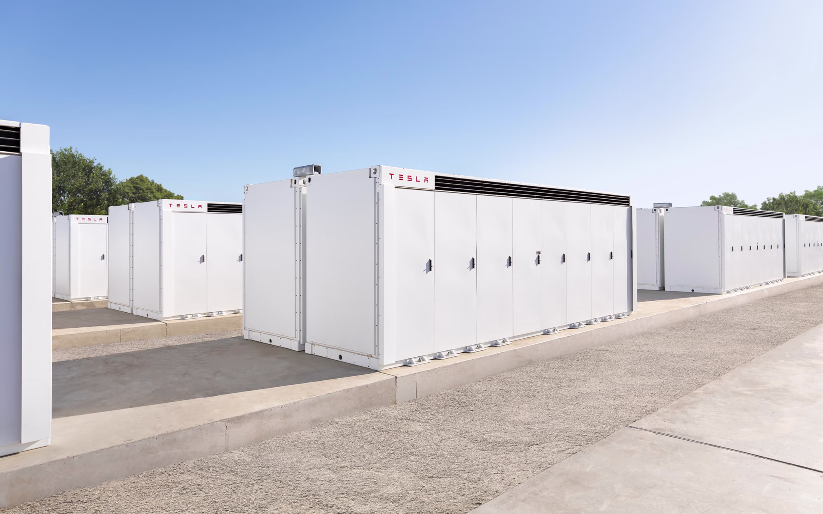 Megapack sahasında geniş açı kurulum